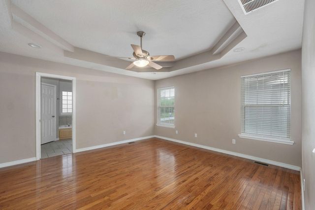 3582 N Thistlewood Court, Springfield, MO 65803