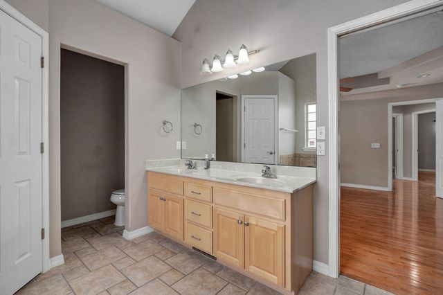 3582 N Thistlewood Court, Springfield, MO 65803