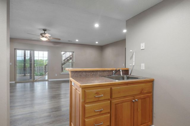 3582 N Thistlewood Court, Springfield, MO 65803