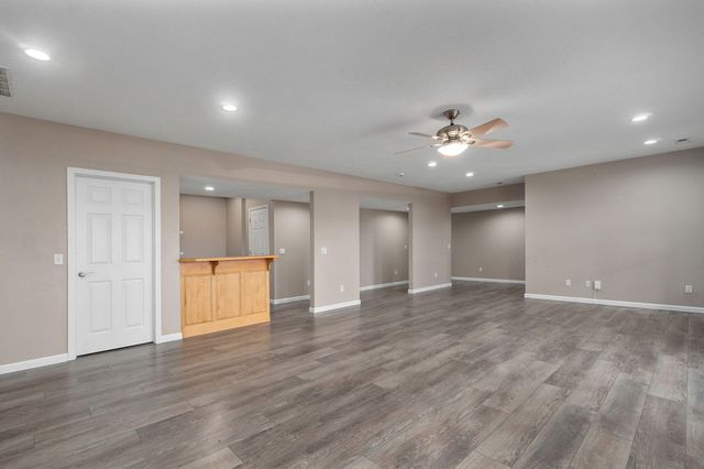 3582 N Thistlewood Court, Springfield, MO 65803