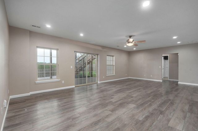 3582 N Thistlewood Court, Springfield, MO 65803