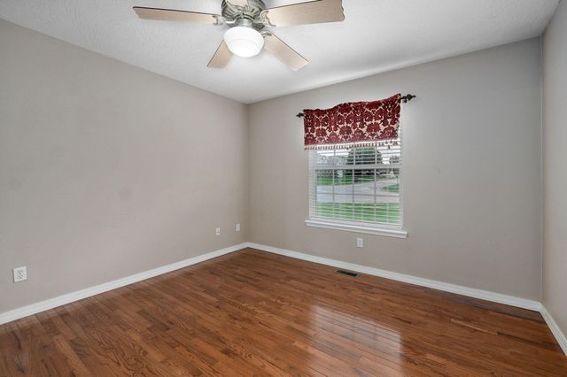 3582 N Thistlewood Court, Springfield, MO 65803