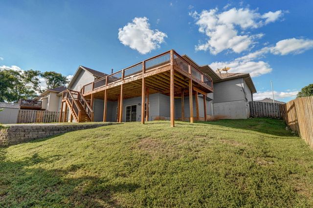 3582 N Thistlewood Court, Springfield, MO 65803