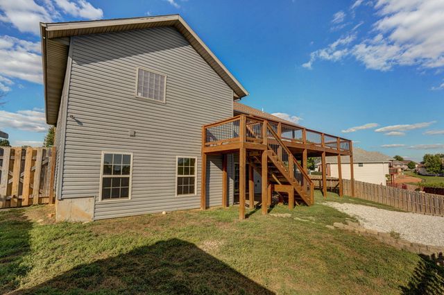 3582 N Thistlewood Court, Springfield, MO 65803