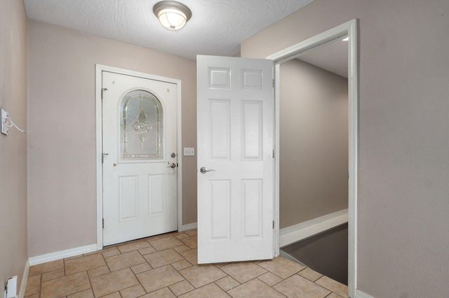 3582 N Thistlewood Court, Springfield, MO 65803