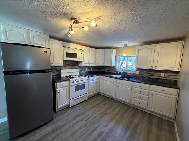 950 Main Street, Stanhope, IA 50246