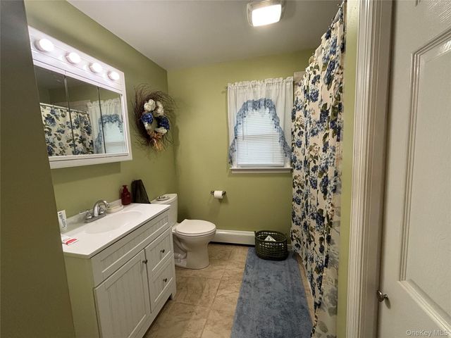 72 Fanning Boulevard, Riverhead, NY 11901