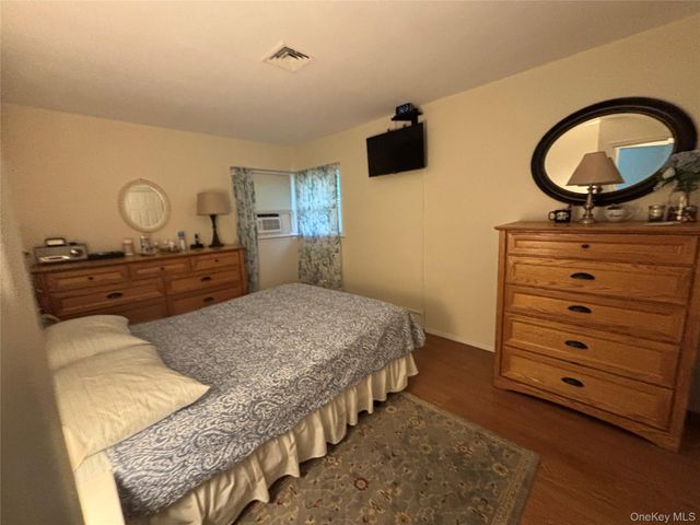 72 Fanning Boulevard, Riverhead, NY 11901