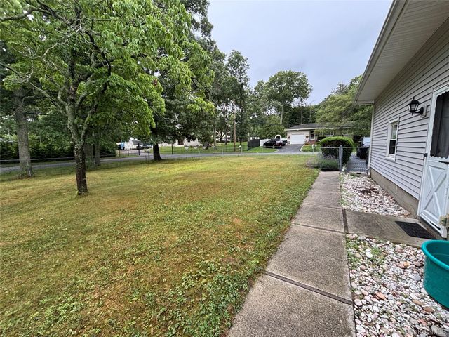 72 Fanning Boulevard, Riverhead, NY 11901