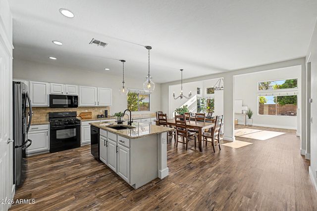 6992 S VIEW Lane, Gilbert, AZ 85298