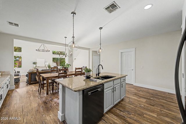 6992 S VIEW Lane, Gilbert, AZ 85298