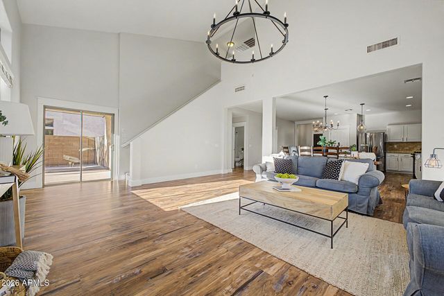 6992 S VIEW Lane, Gilbert, AZ 85298