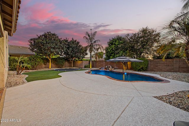 6992 S VIEW Lane, Gilbert, AZ 85298