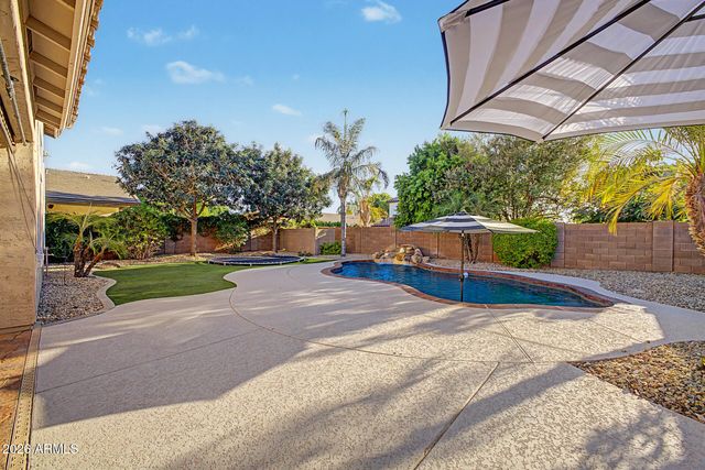 6992 S VIEW Lane, Gilbert, AZ 85298