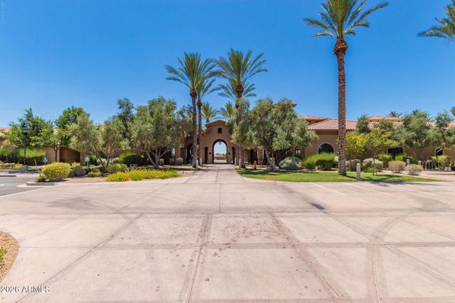 6992 S VIEW Lane, Gilbert, AZ 85298