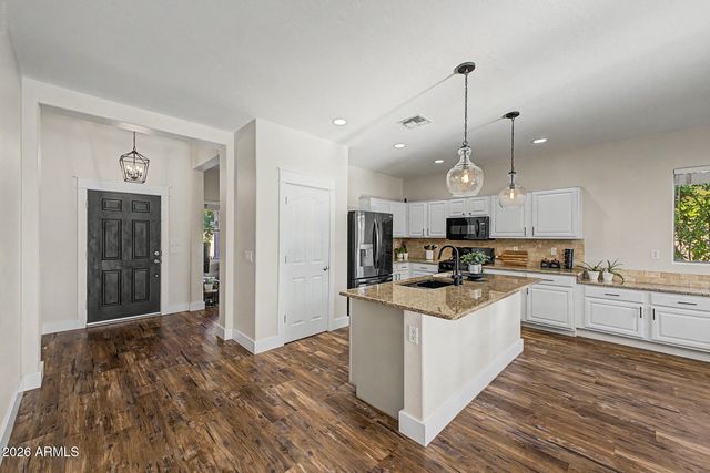 6992 S VIEW Lane, Gilbert, AZ 85298
