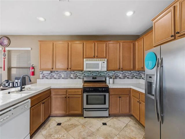 15126 Bluffside Lane, Victorville, CA 92394