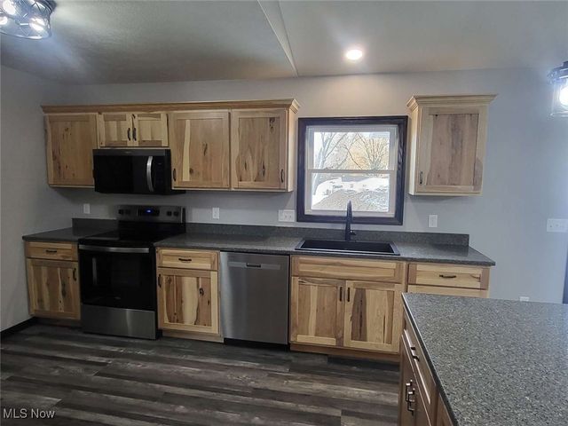 327 29th Street NW, Massillon, OH 44647