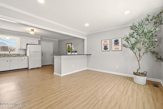 1805 Oakwood Ct, Shelbyville, KY 40065