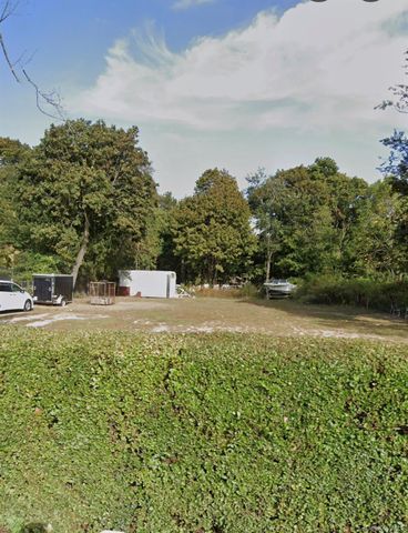 245 Acorn Avenue, Central Islip, NY 11722