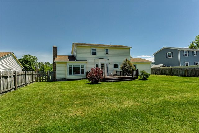 109 Seafarers Lane, Greece, NY 14612