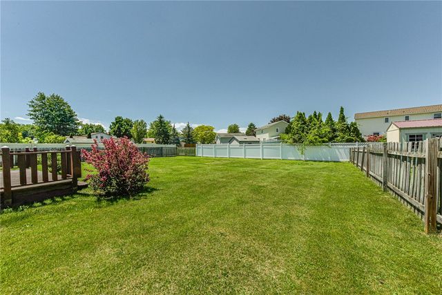 109 Seafarers Lane, Greece, NY 14612