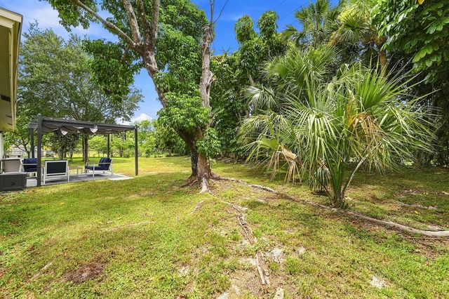 9734 Alaska Circle, Boca Raton, FL 33434