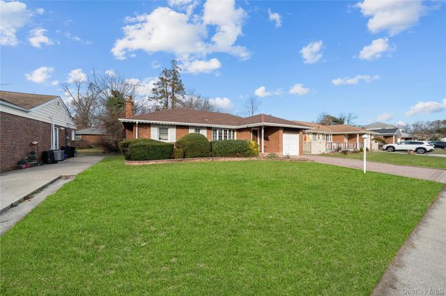 831 Dean Drive, Baldwin, NY 11510