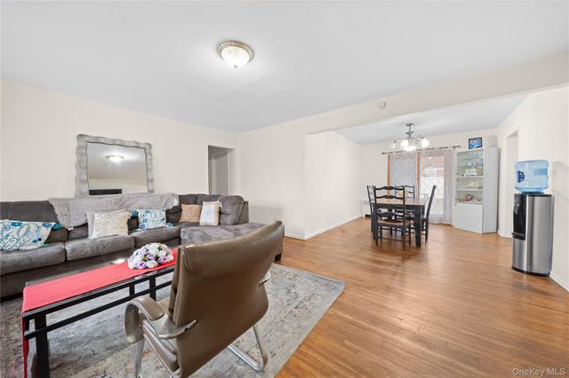 831 Dean Drive, Baldwin, NY 11510