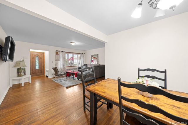 831 Dean Drive, Baldwin, NY 11510