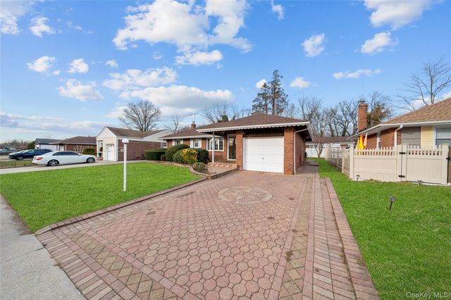 831 Dean Drive, Baldwin, NY 11510