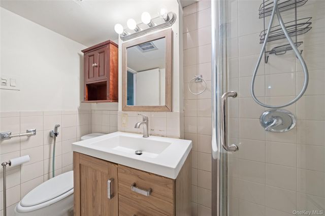 831 Dean Drive, Baldwin, NY 11510