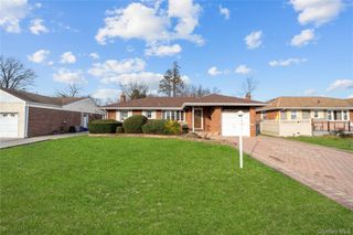 831 Dean Drive, Baldwin, NY 11510