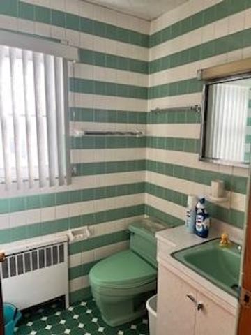 271 DANFORTH AVE, Jc, Greenville, NJ 07305