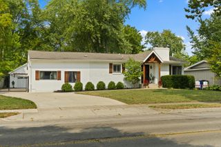 2390 Zollinger Road, Upper Arlington, OH 43221