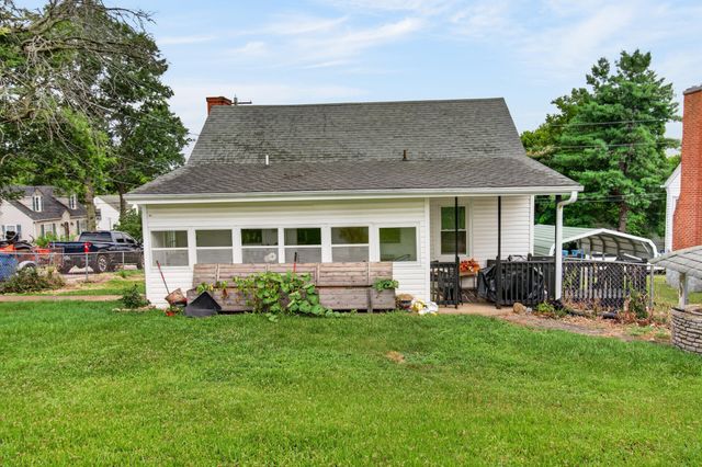734 Maple Avenue, Harrodsburg, KY 40330