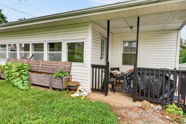 734 Maple Avenue, Harrodsburg, KY 40330