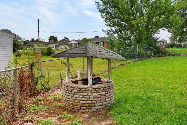 734 Maple Avenue, Harrodsburg, KY 40330