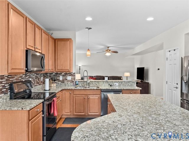 7036 Heartleaf Ln, Moseley, VA 23120