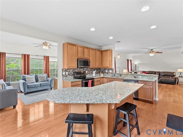 7036 Heartleaf Ln, Moseley, VA 23120
