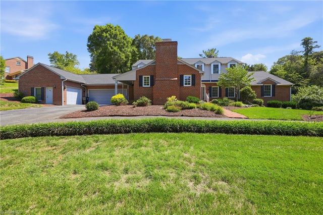 1300 Robin Hood Road, High Point, NC 27262