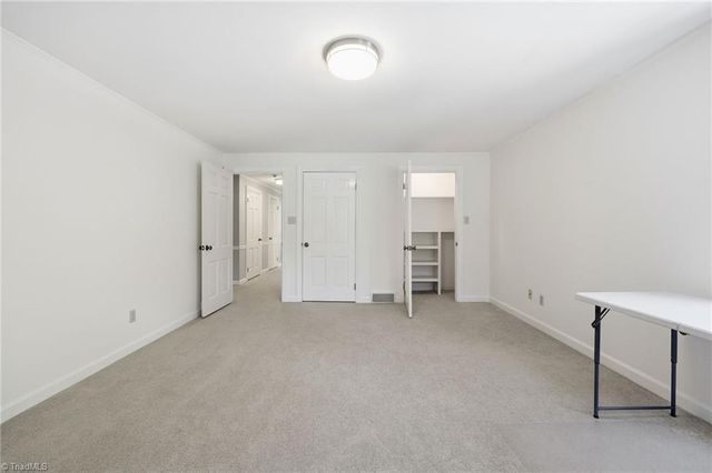 1300 Robin Hood Road, High Point, NC 27262
