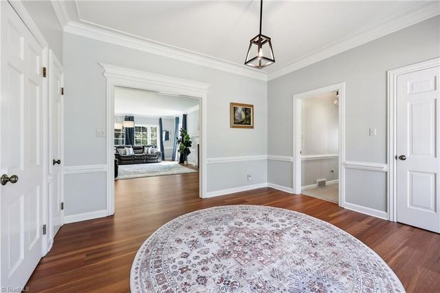 1300 Robin Hood Road, High Point, NC 27262