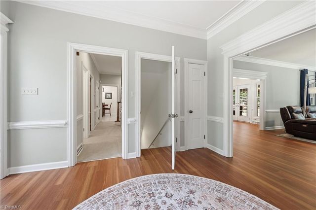 1300 Robin Hood Road, High Point, NC 27262