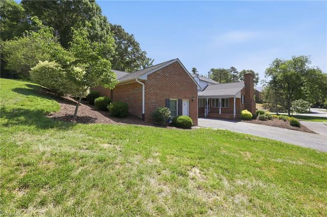 1300 Robin Hood Road, High Point, NC 27262