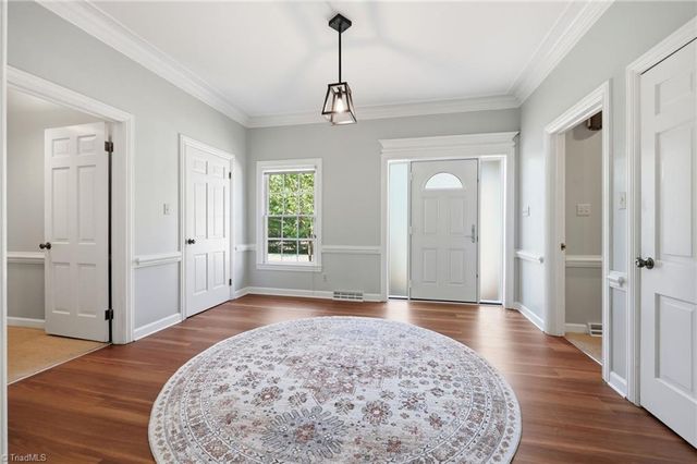 1300 Robin Hood Road, High Point, NC 27262
