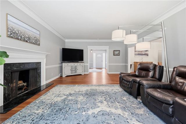 1300 Robin Hood Road, High Point, NC 27262