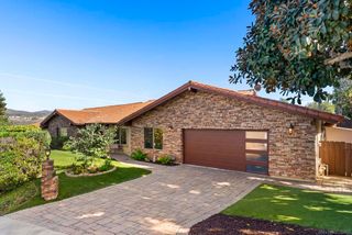 7548 Viejo Castilla Way, Carlsbad, CA 92009