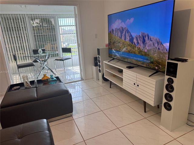 6050 NW 64th Ave 306, Tamarac, FL 33319