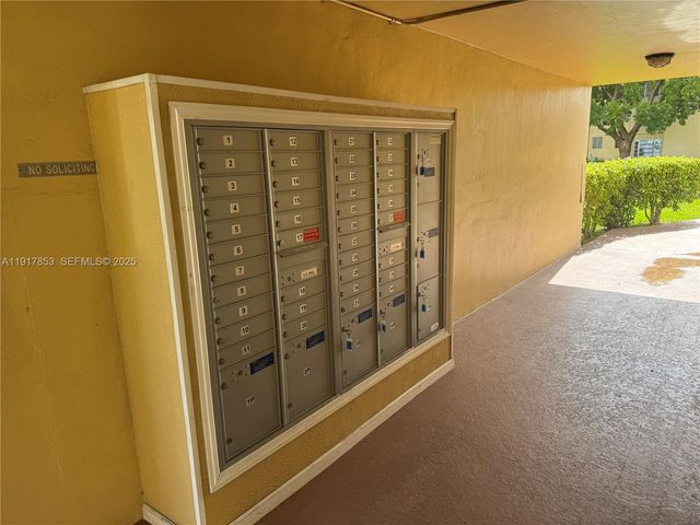 6050 NW 64th Ave 306, Tamarac, FL 33319